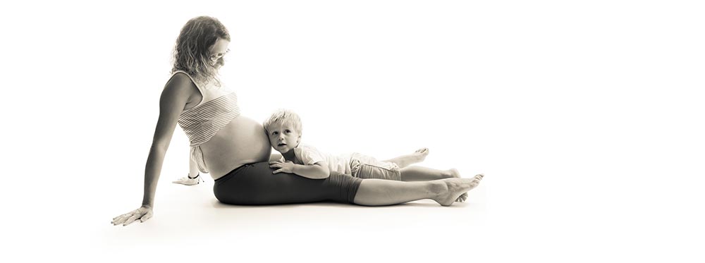 Img 3 : Femme enceinte et son fils en studio