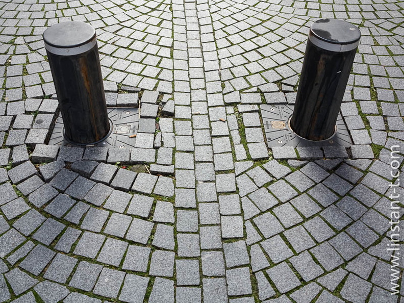 Plots escamotables fermant une rue. Plots-002.jpg