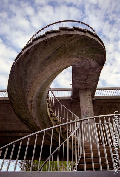 Une des escaliers pour monter sur le pont Wilson maintenant détruit, Strasbourg, Grand Est. PtWilson-02.jpg