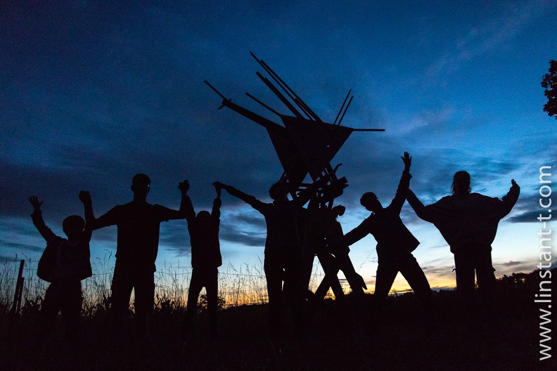 Photo de groupe en ombre chinoise sur ciel de soleil couchant Bangerthisel-29.jpg