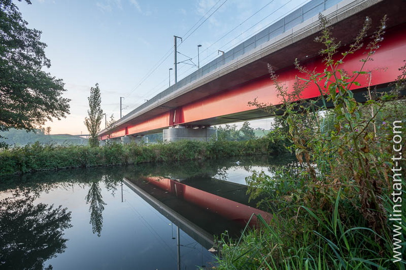 Le pont de la Ligne Grande Vitesse Est franchi la Zorn près de Wilwisheim. LGV-333.jpg