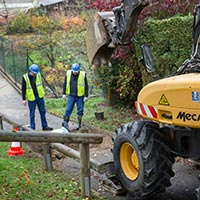 Ouvriers en terrassement