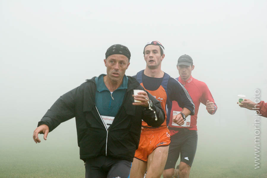 Coureurs à un ravitaillement