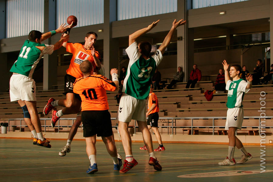 action dans un match de hand