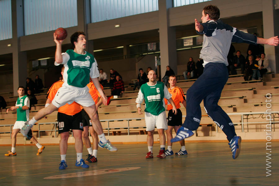 action dans un match de hand