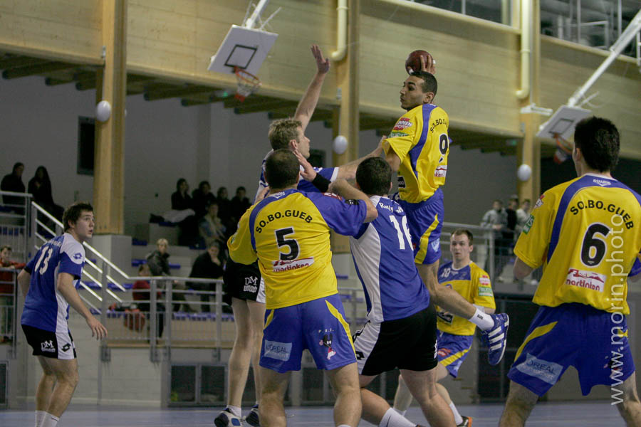 action dans un match de hand