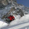 Skieur en poudreuse