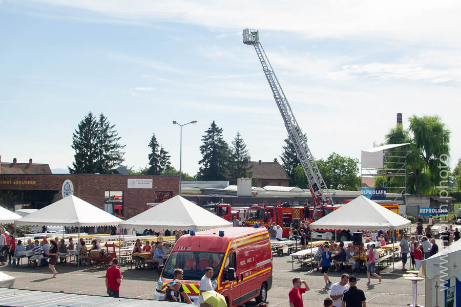 Vue d'ensemble des stands et démonstrations