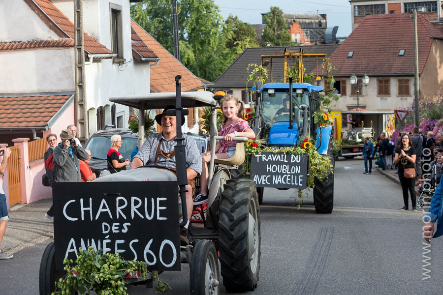 Défilé de tracteurs anciens